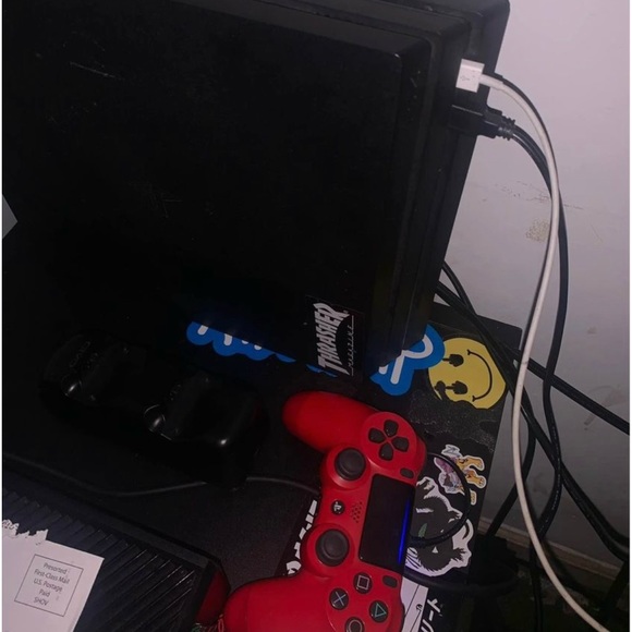 Ps4 i don’t need it anymore ask bc for 130 it’s in good condition